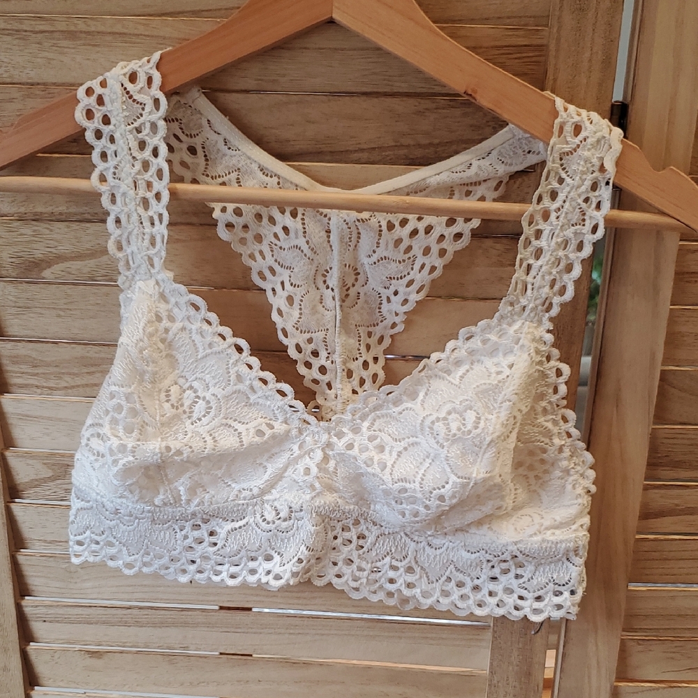 Romantic Coquette Aerie Lace Bralette in Ivory White Sz M
